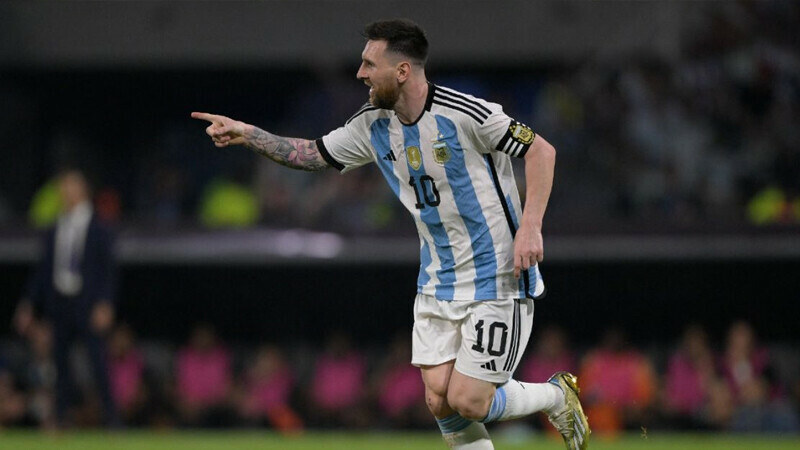 Messi scores 100th Argentina goal in Curacao romp