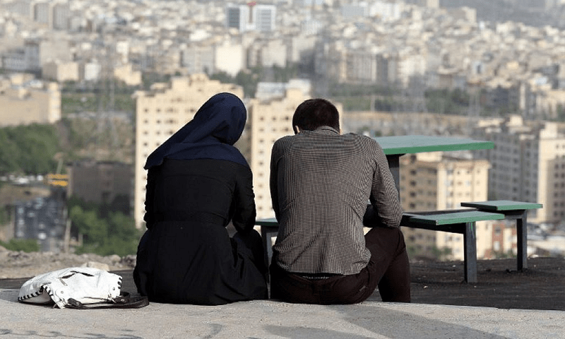 Iran state TV apologises for airing kiss: media