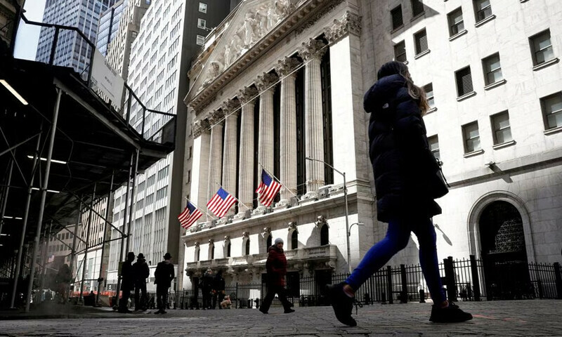 Wall St Week Ahead Resilient U.S. stocks failing to factor in recession, investors fear