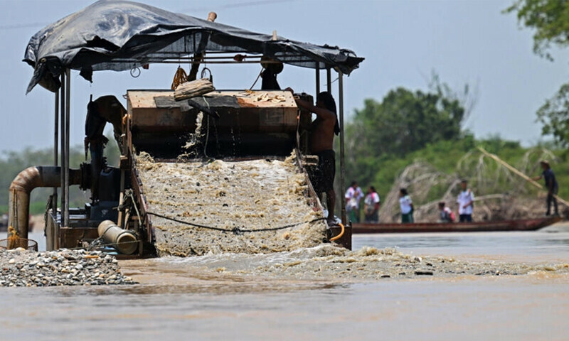 Battle in Colombia over river-wrecking gold &lsquo;dragons&rsquo;