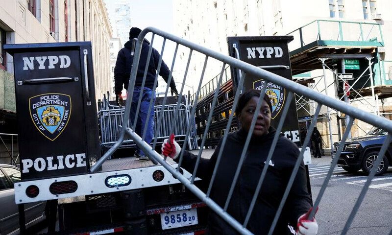 New York plans for Trump surrender with barricades, courtroom closings
