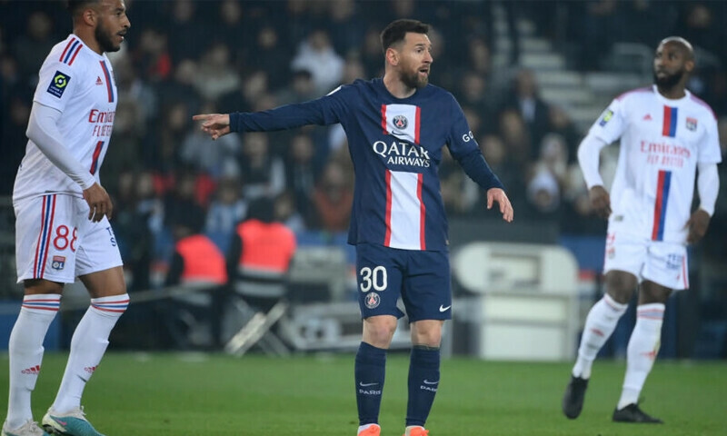 Messi jeered as PSG suffer another home defeat