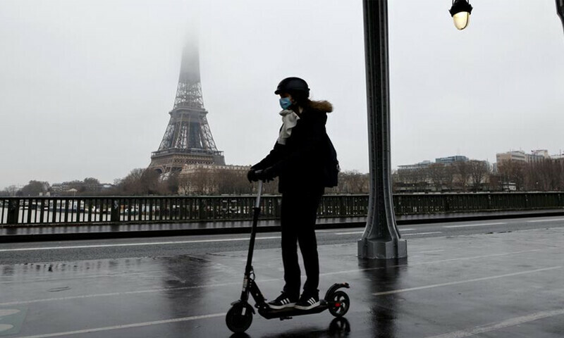 Paris votes overwhelmingly to ban rental electric scooters