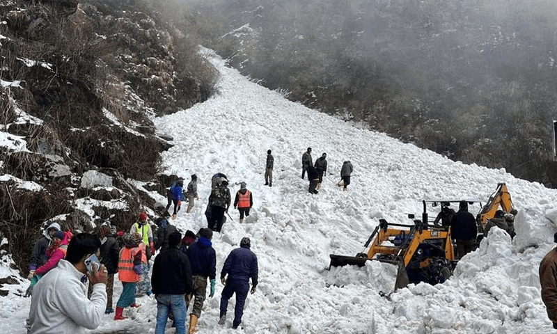 India avalanche kills seven near Himalayan pass to Tibet