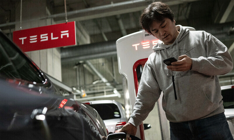 Japan, land of the hybrid car, takes slowly to EVs