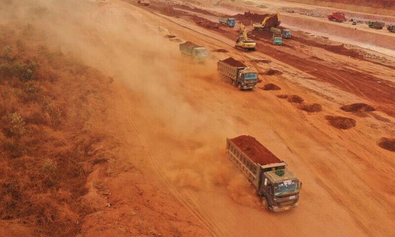 &lsquo;Unbearable&rsquo;: Vietnam airport construction dust blankets homes, school