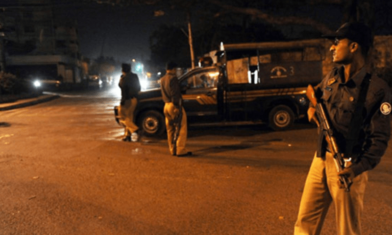 Three robbers killed in Karachi as other street criminals target restaurant
