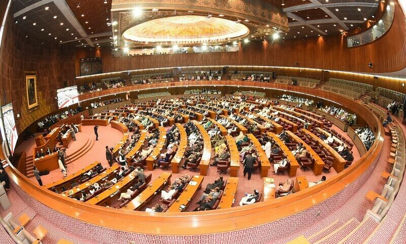 Parliament passes bill clipping CJP&rsquo;s powers amid PTI protest