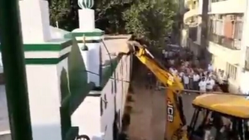 Watch: Section of mosque demolished in New Delhi