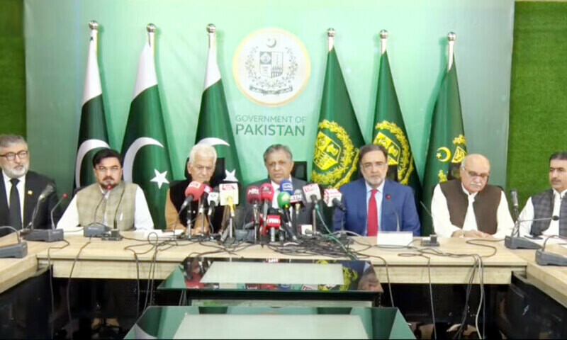 Govt says CJP can&rsquo;t sit in decision over its law to cut his powers