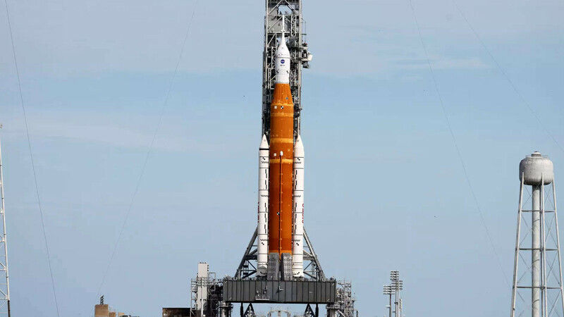 SpaceX will try to launch most powerful rocket ever Monday