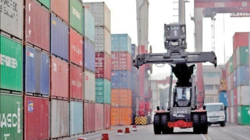 Import ban pushes Pakistan back to budget account surplus