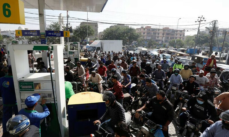 Pakistan buys its first cargo of discounted Russian crude oil