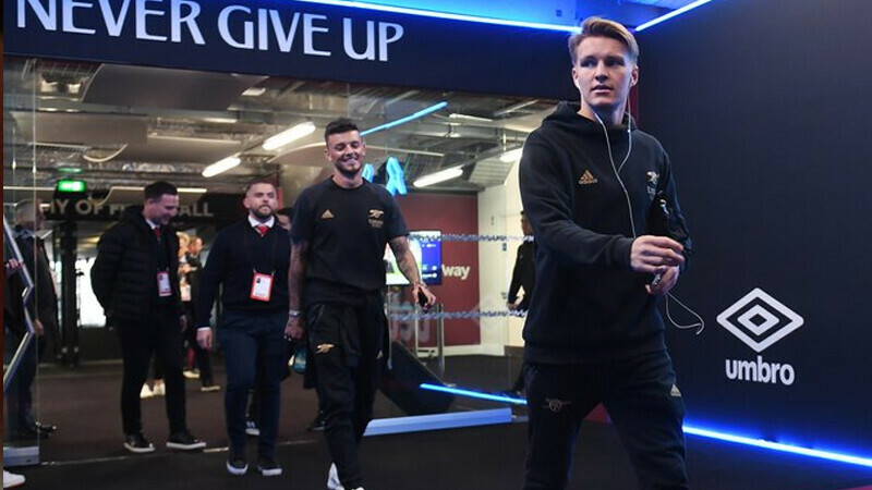 Arsenal aim to put pressure on City as Newcastle face Spurs