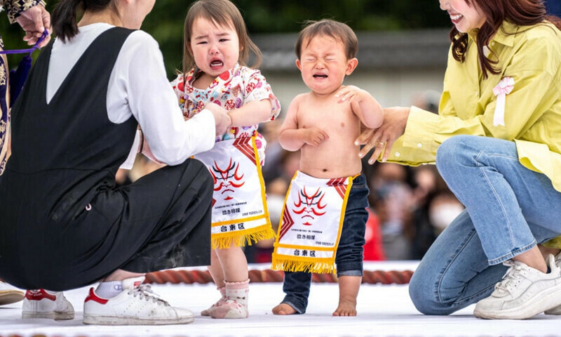 Japan&rsquo;s &lsquo;crying baby sumo&rsquo; festival returns after pandemic