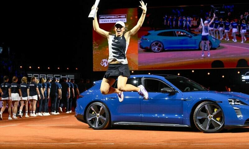 Swiatek beats Sabalenka to win second straight Stuttgart title