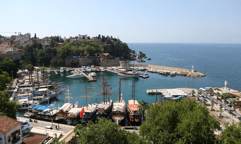 Turkey&rsquo;s key tourism sector slow to recover after huge earthquake