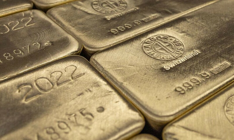 Gold edges higher on dollar dip with US data in focus