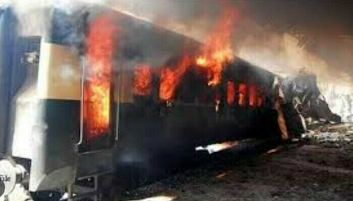 Karachi Express fire death toll rises to seven