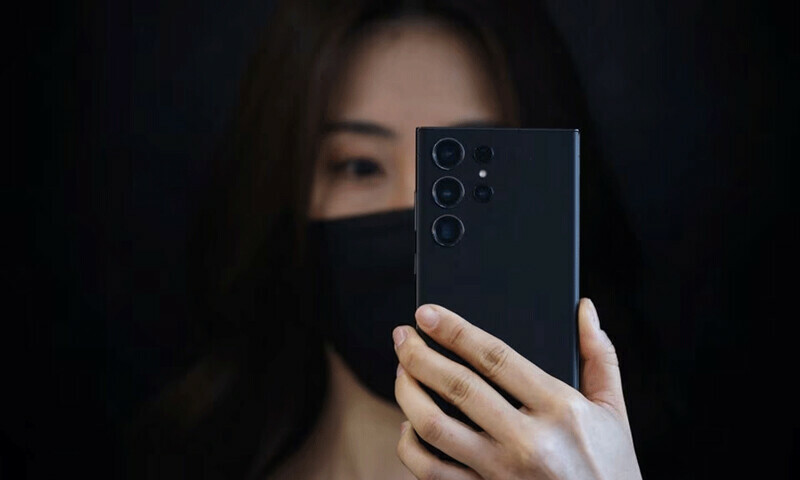 Samsung flags H2 recovery after record chip loss in Q1