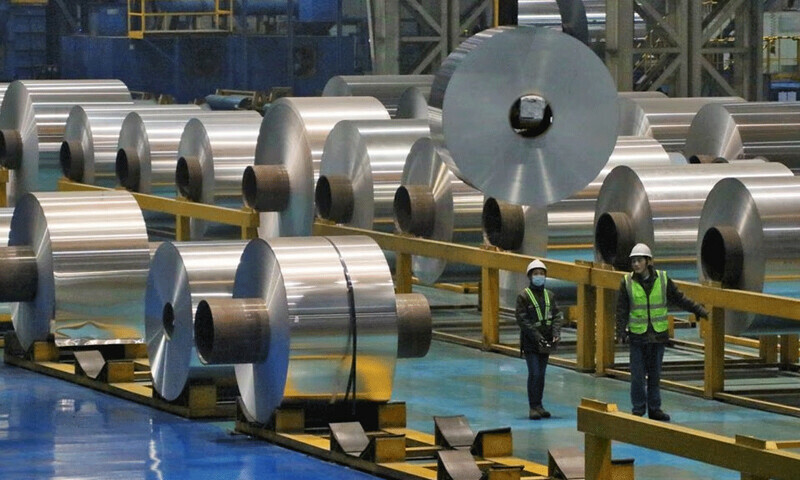 China Jan-Mar industrial profit slump underlines slow economic recovery