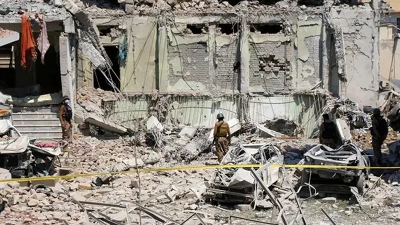 Pakistan militant attack kills three troops, officials say