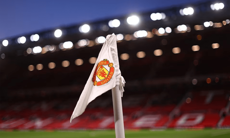 Qatar&rsquo;s Sheikh Jassim submits final bid for Manchester United