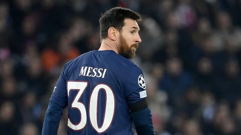 Messi suspended for two weeks after trip to Saudi Arabia