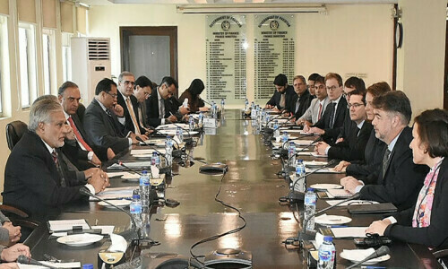 IMF to discuss Pakistan&rsquo;s budget plans in fresh hurdle to funding