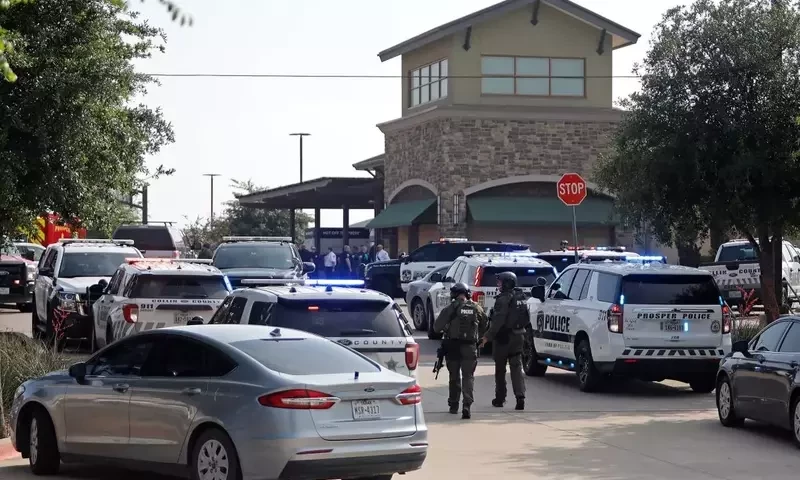 Eight people killed by gunman at Texas mall; shooter killed by police
