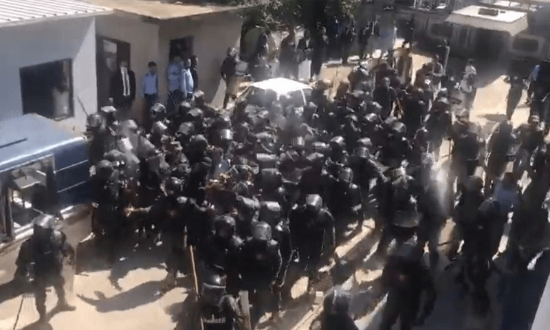 Imran Khan to be presented in in accountability court tomorrow