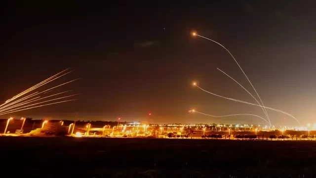 25 dead as Israel, Gaza militants trade fire for third day