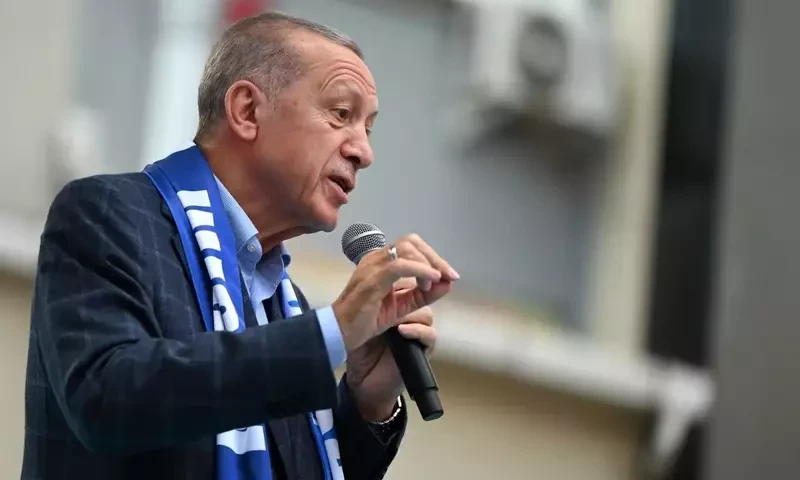 Turkey decides Erdogan&rsquo;s future in knife-edge vote