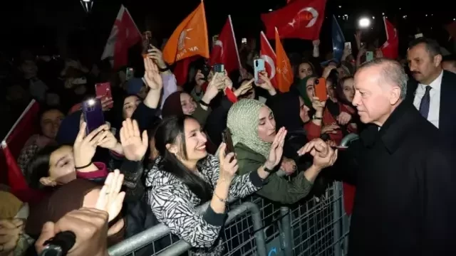 Turkey faces runoff election with Erdogan leading