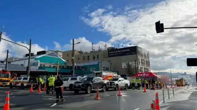 Six dead in New Zealand hostel fire
