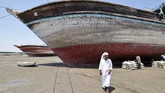Winds of change buffet Iran&rsquo;s wooden boat building tradition
