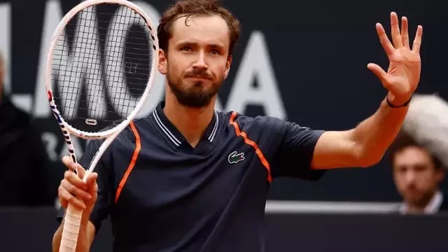 Medvedev downs Hanfmann, to meet Tsitsipas in Rome semis