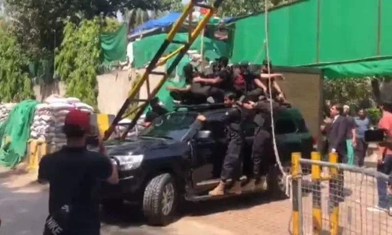 Live updates: Imran gets medical checkup as Zaman Park standoff continues