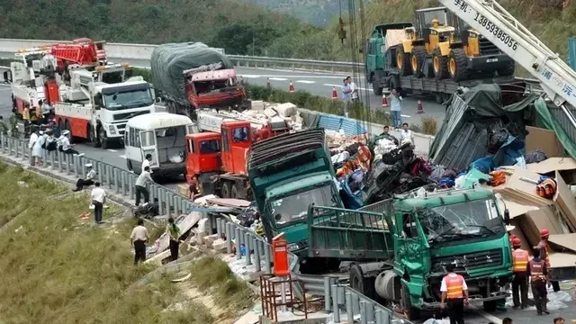 Vehicle plunges off cliff in China, 11 killed