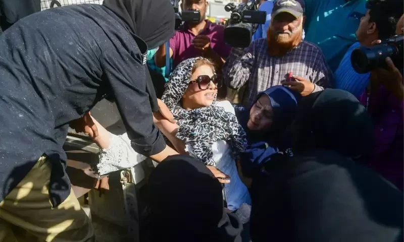 Why PTI supporters fume over Aurat March&rsquo;s &lsquo;failure&rsquo; to rescue them