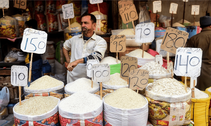 Pakistan economy to slow significantly with high inflation, central bank says