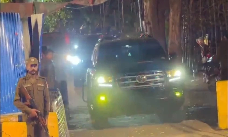 Imran Khan undergoes medical check-up at Shaukat Khanum hospital