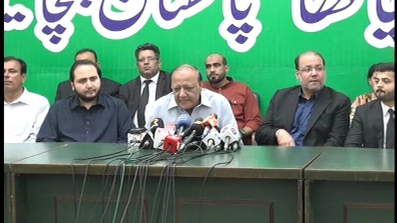 Chaudhry Wajahat leaves Elahi group as more PTI leaders quit party