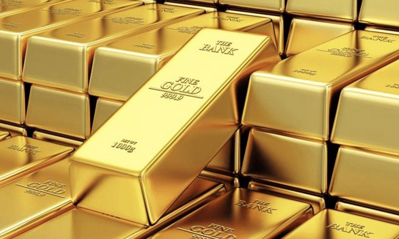 Gold prices fall internationally but increase in Pakistan