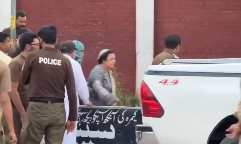 Khan condemns re-arrest of Shireen Mazari