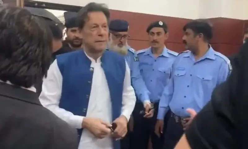 &pound;190m NCA scandal investigation: Imran Khan says he didn&rsquo;t read cabinet summary