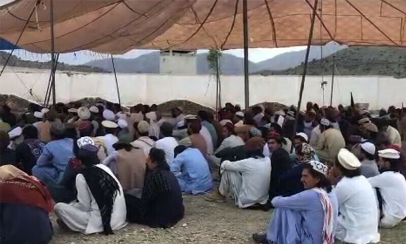 South Waziristan sit-in outside FC ends after &lsquo;suicide&rsquo; in detention