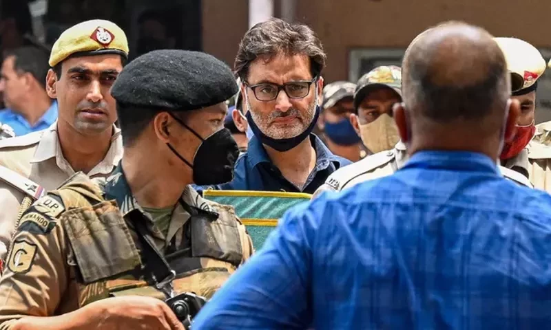 Yasin Malik issued notice as India seeks death for Kashmiri leader