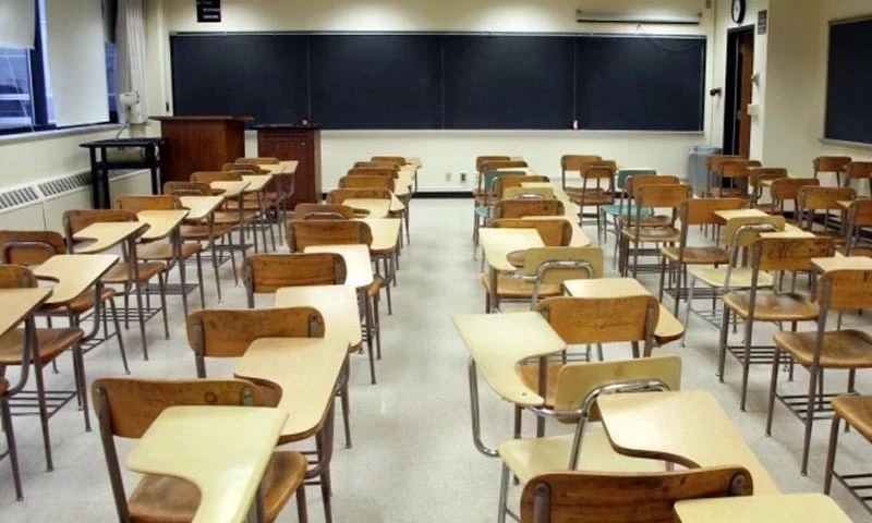 Federal govt announces summer vacations