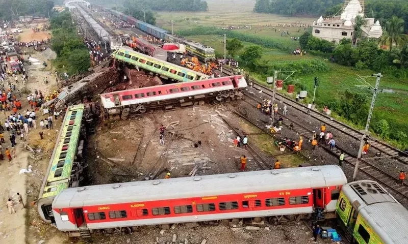 Indian train crash death toll jumps to 288, another 900 injured